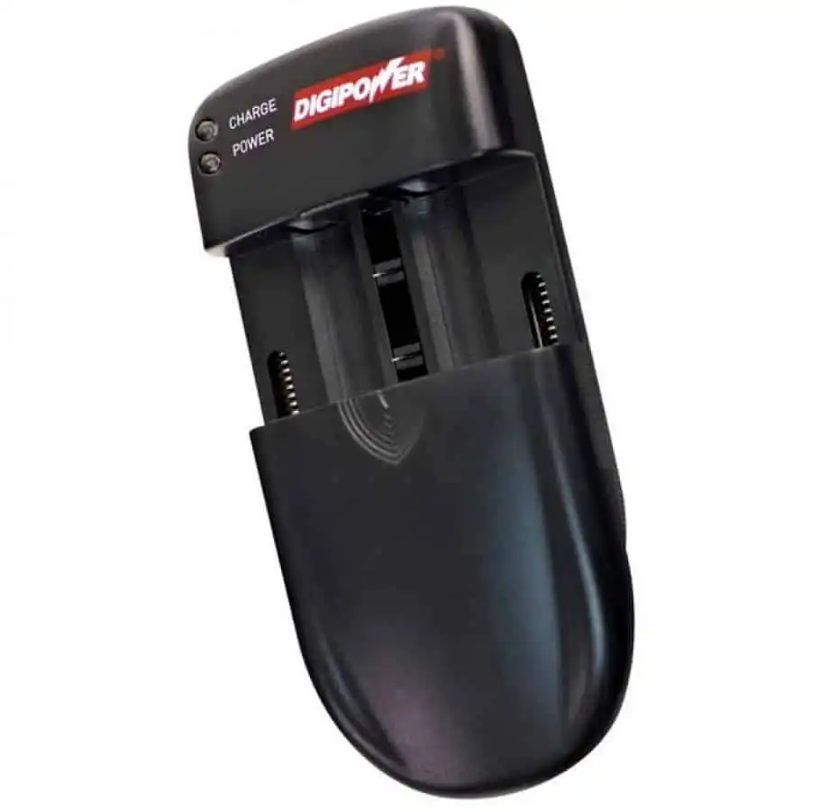 DIGIPOWER Universal Battery Charger